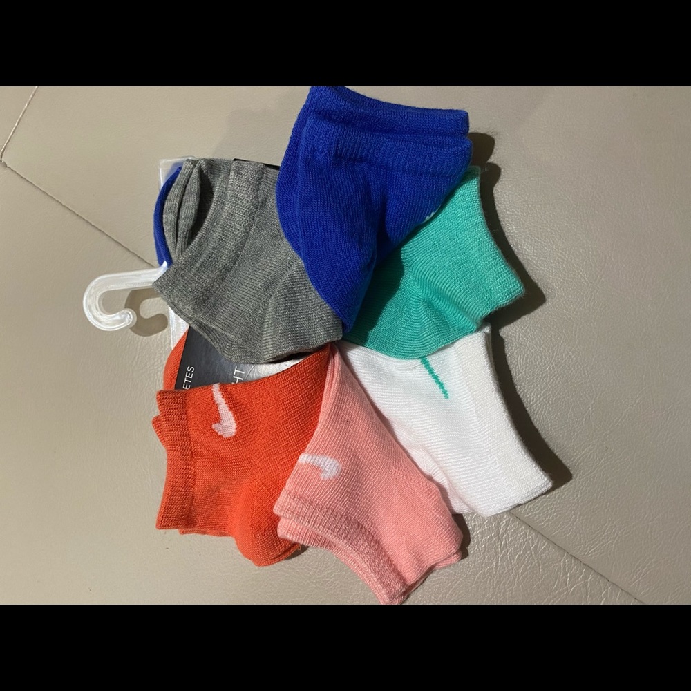 6 pack Nike low cut socks